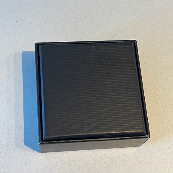 Authentic Gucci empty box with dust bag jewelry box bracelets - Picture 4 of 5